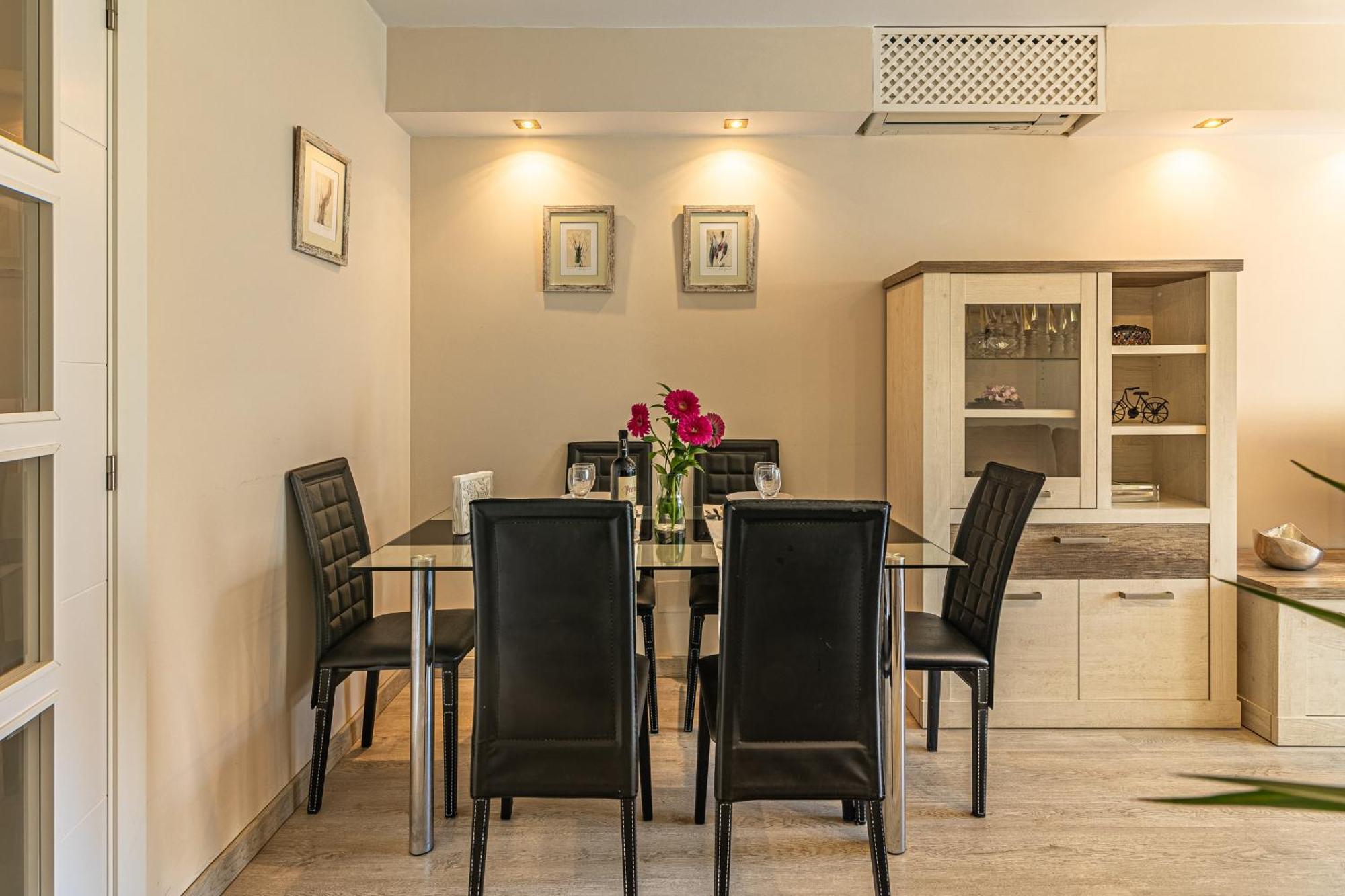City Center Apartment In Марбелья Экстерьер фото